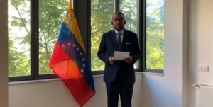 EN VIDEO: Funcionario de embajada de Venezuela en Portugal reconoce a Guaidó como presidente encargado