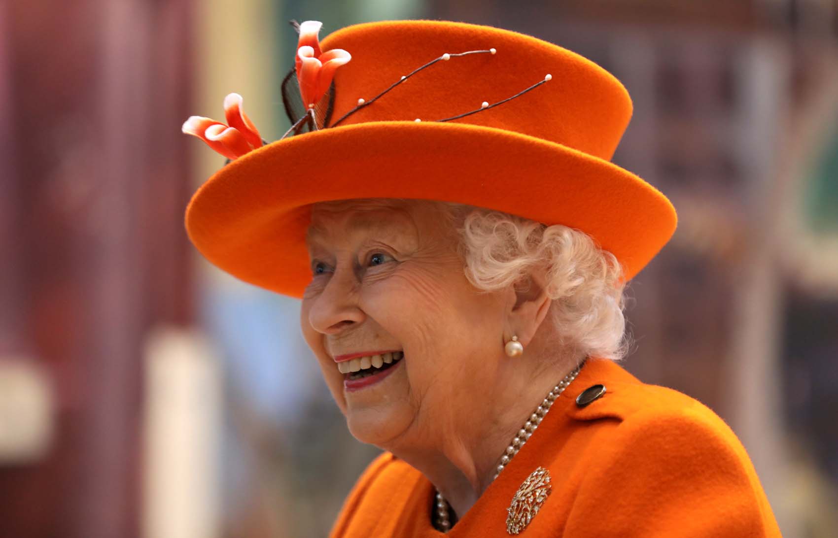 La reina Isabel II se desquitó del príncipe Harry tras abandonarla por Meghan