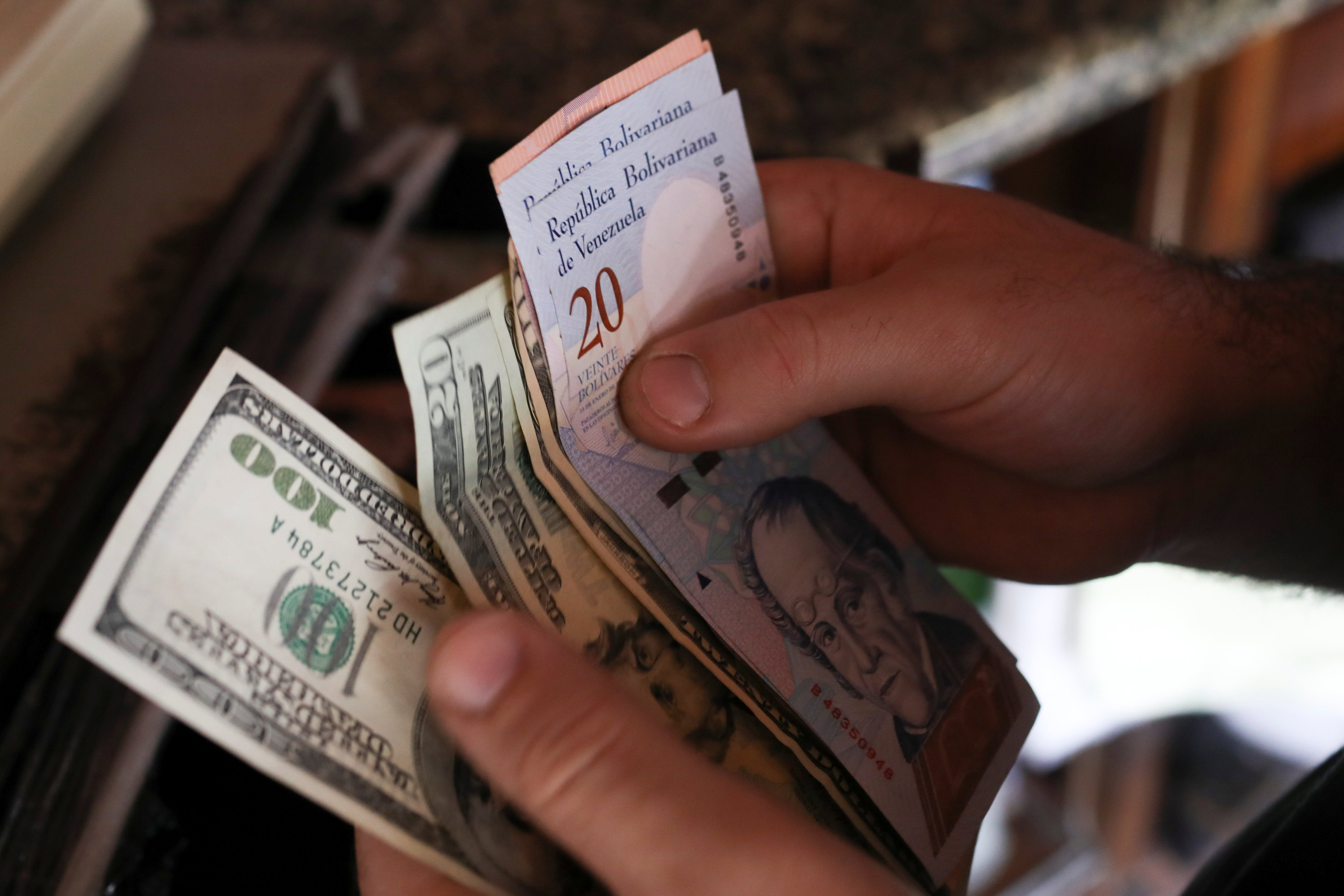 Banco de Venezuela ofrecerá servicio de canje de divisas por bolívares