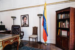 El chavismo quedó en el olvido en el consulado de Venezuela en Nueva York (FOTOS)