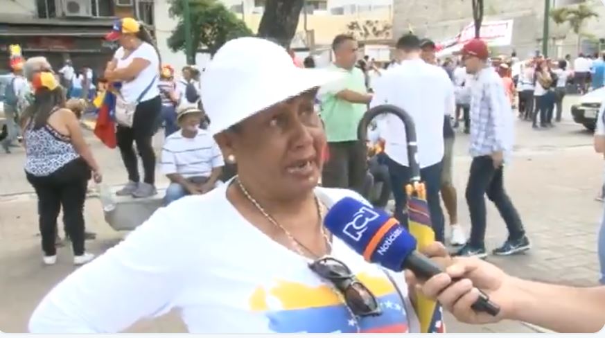 “Tenemos la esperanza de ver la libertad”: El testimonio de una venezolana tras la llegada de Guaidó (VIDEO)