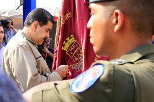 Maduro condecoró a los militares responsables por los hechos del #23Feb (video + lista)