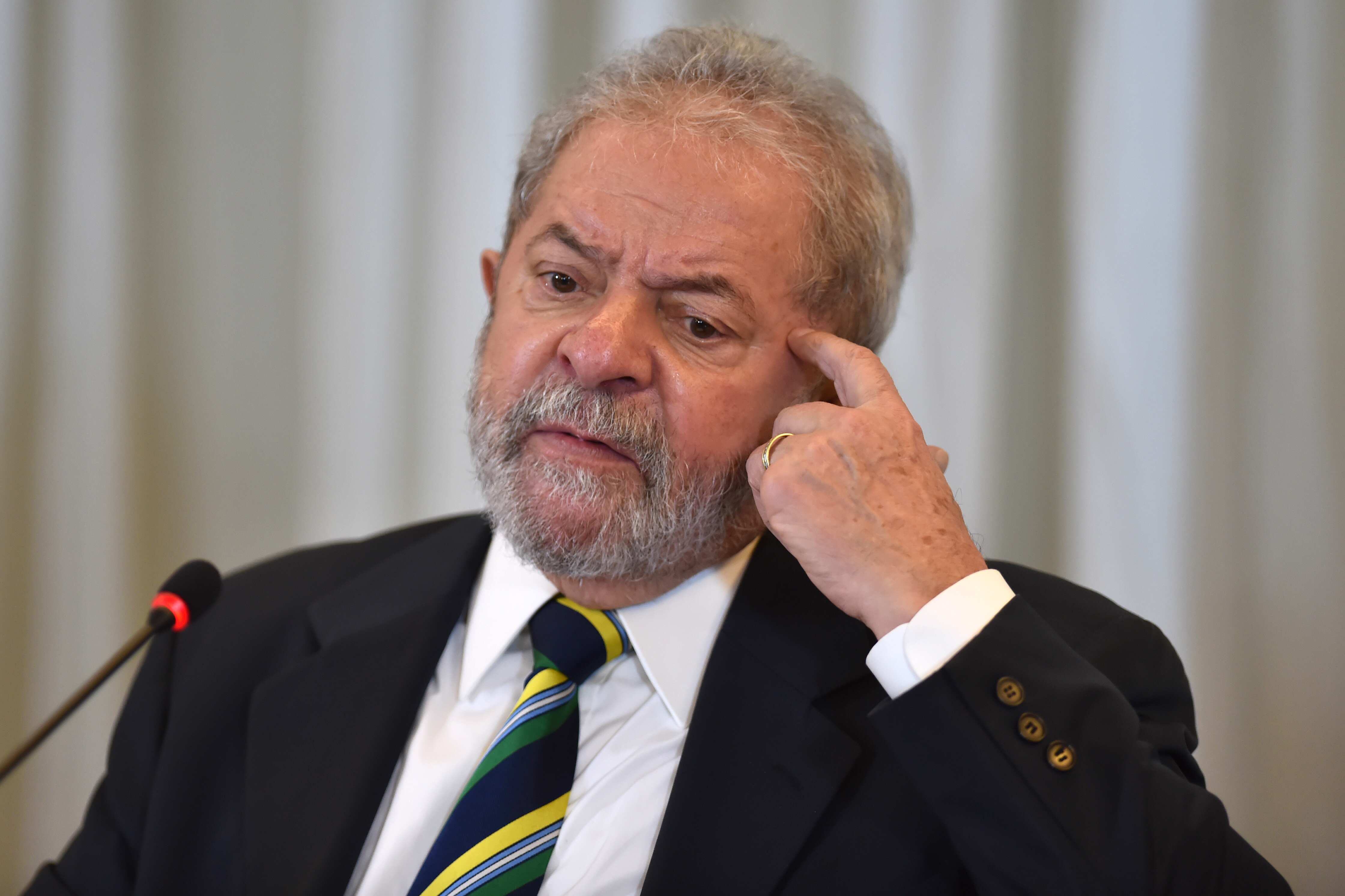 La defensa de Lula da Silva presentó el pedido para su excarcelación