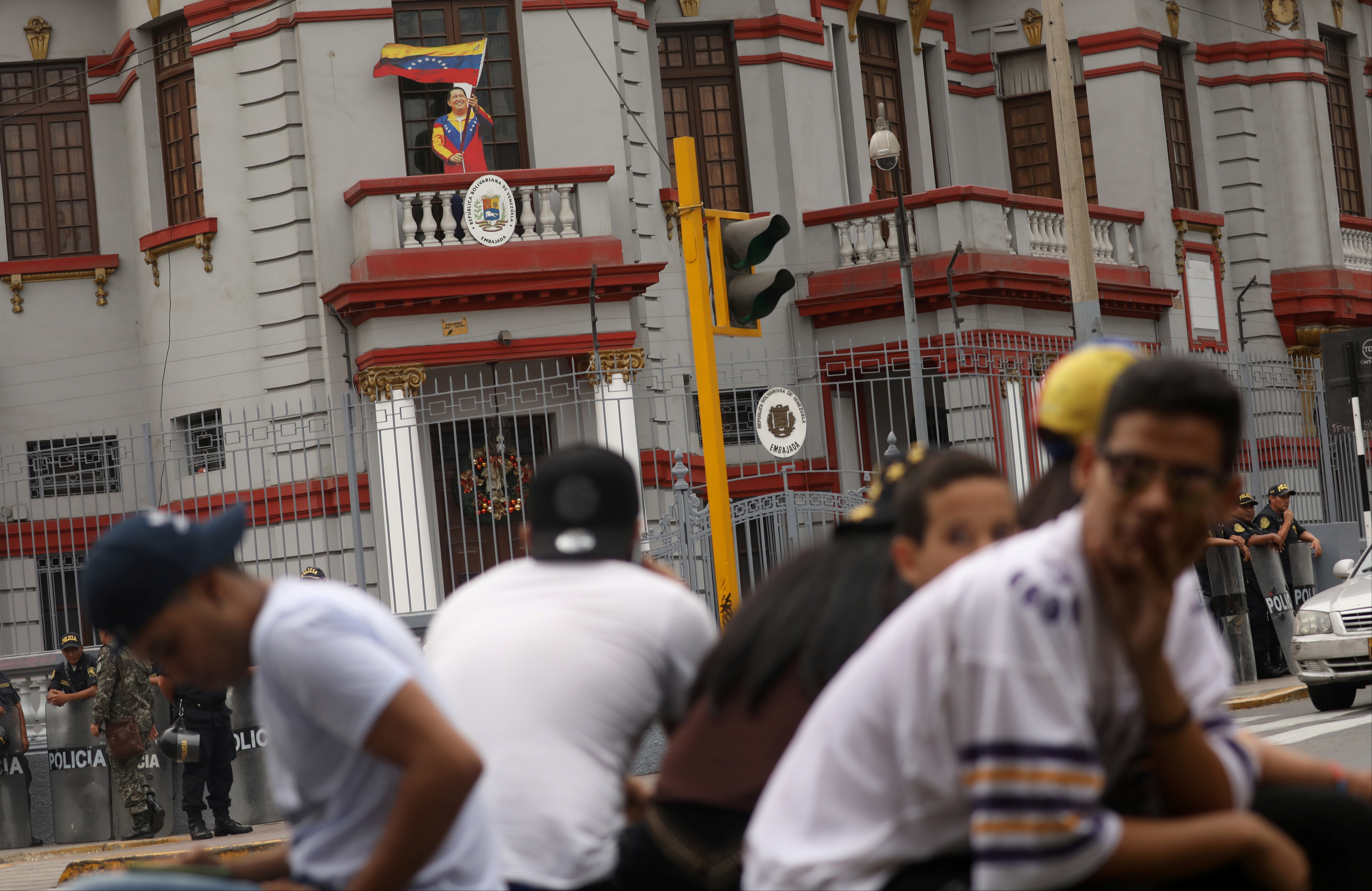 Abren investigación a alcalde peruano por incitar xenofobia contra venezolanos