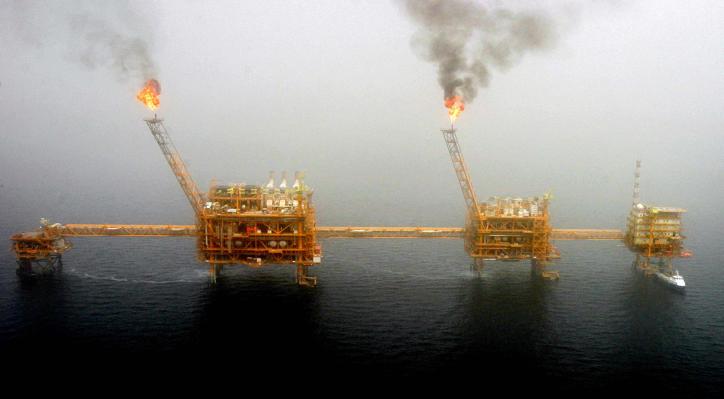 EEUU prepara anuncio sobre fin a exenciones a compras de petróleo iraní