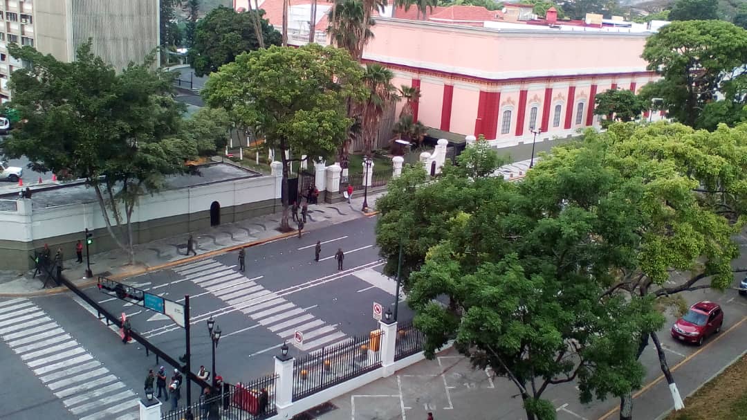 Casa Militar cierra acceso a las inmediaciones del Palacio de Miraflores #30Abr