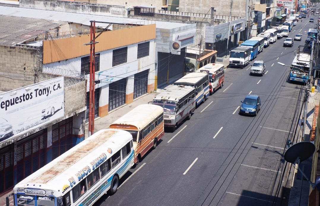 En Aragua el 50% de las unidades de transporte están trabajando por falta de gasolina (foto)