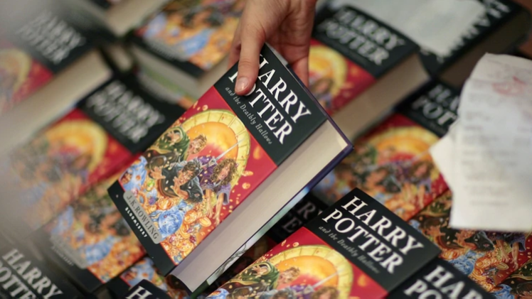 J.K. Rowling lanzará cuatro nuevos libros del mundo mágico de Harry Potter