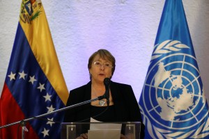 Organizaciones piden a Bachelet que inste al régimen a adoptar un plan de vacunación transparente y sin discriminación