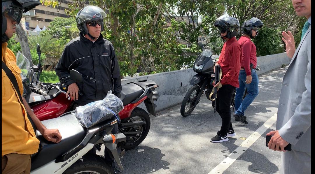 Guaidó frustra secuestro contra su equipo en la autopista Francisco Fajardo