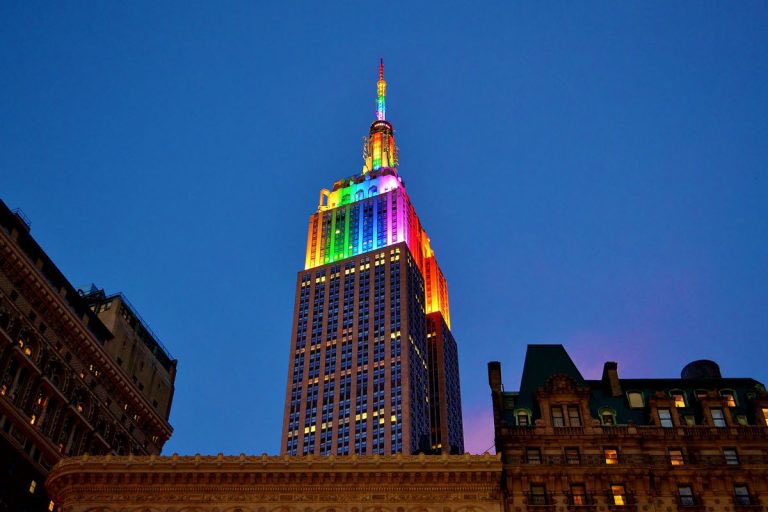 Los rascacielos de Nueva York se iluminan por el Orgullo Lgtbi