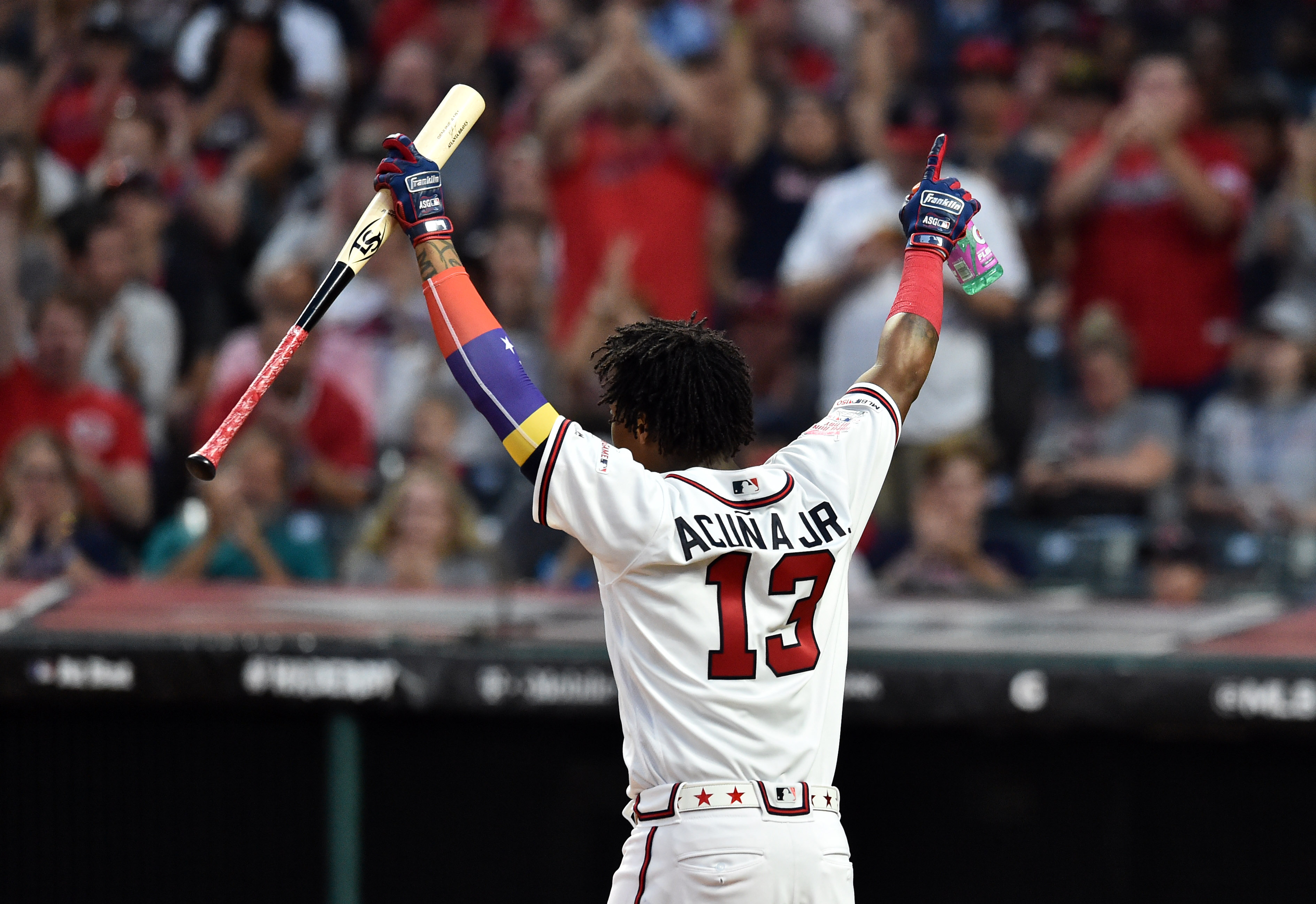 Ronald Acuña destapó tres vuelacercas en otra jornada apabullante con los Bravos