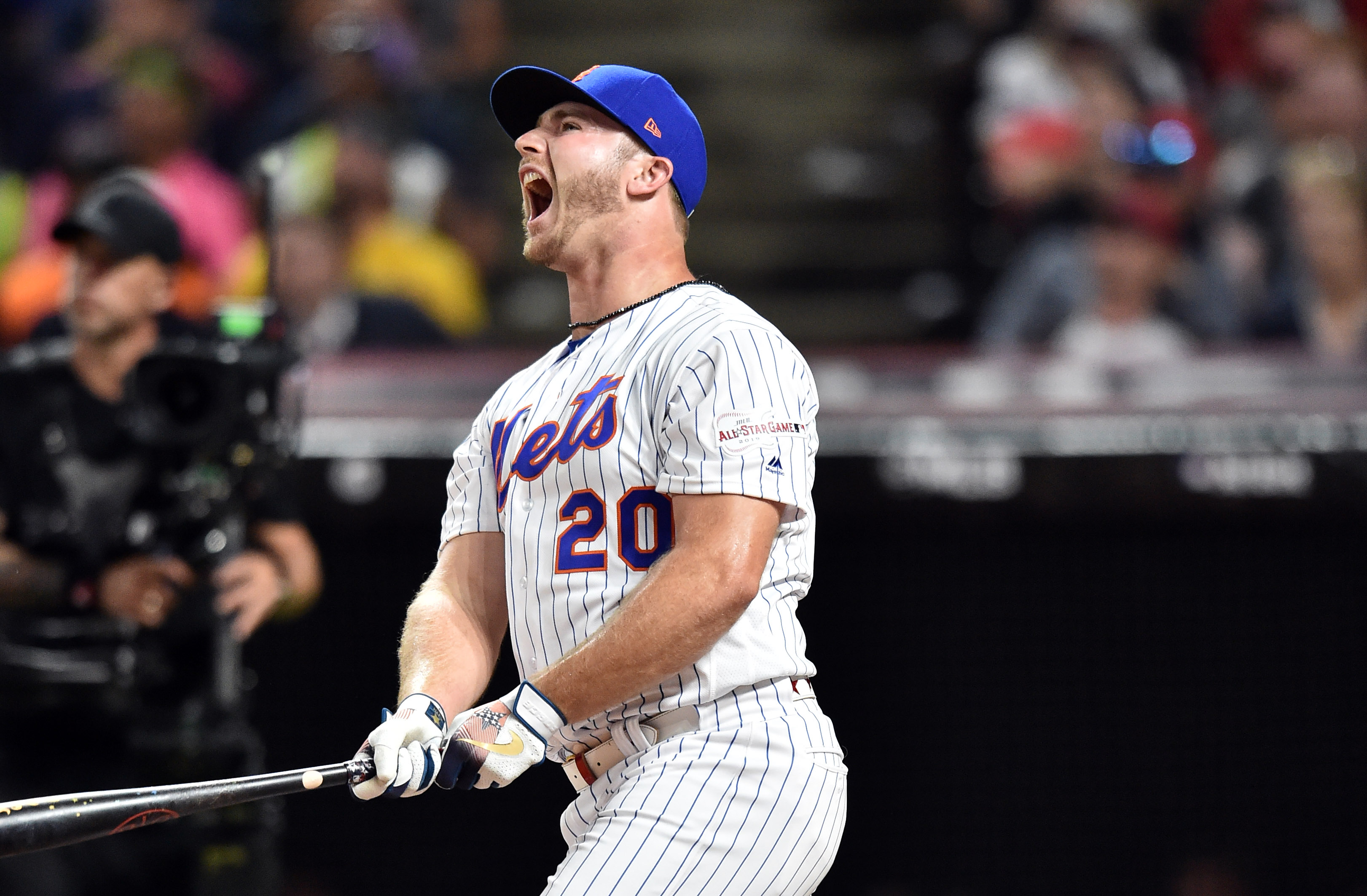 El regalo de Daddy Yankee a Pete Alonso tras ganar el Derby de Jonrones (Video)