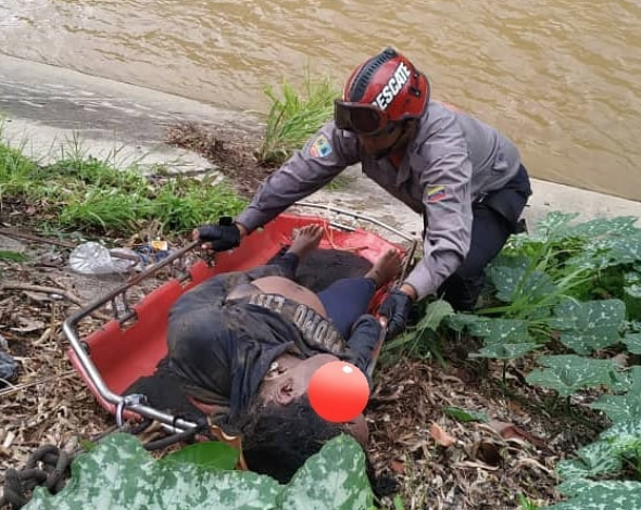 Hallan cadáver de mujer embarazada a orillas del río Guaire