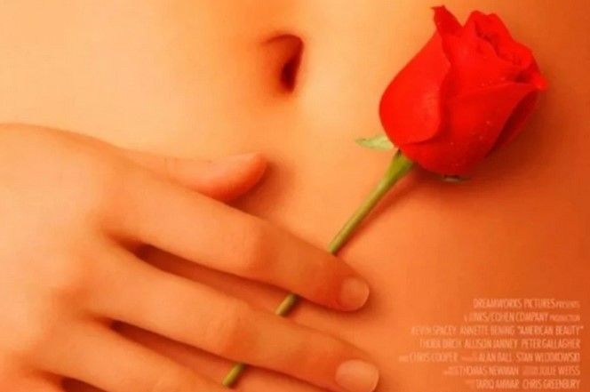 Quién es la popular actriz que prestó su mano para el poster de American Beauty