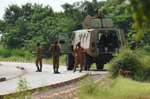 Ataque yihadista contra base militar en Burkina Faso deja 24 muertos