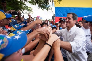 AP: Guaidó promete que no irá a elección anticipada en Venezuela