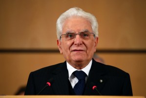 El presidente de Italia inicia ronda de conversaciones para buscar una salida a la crisis