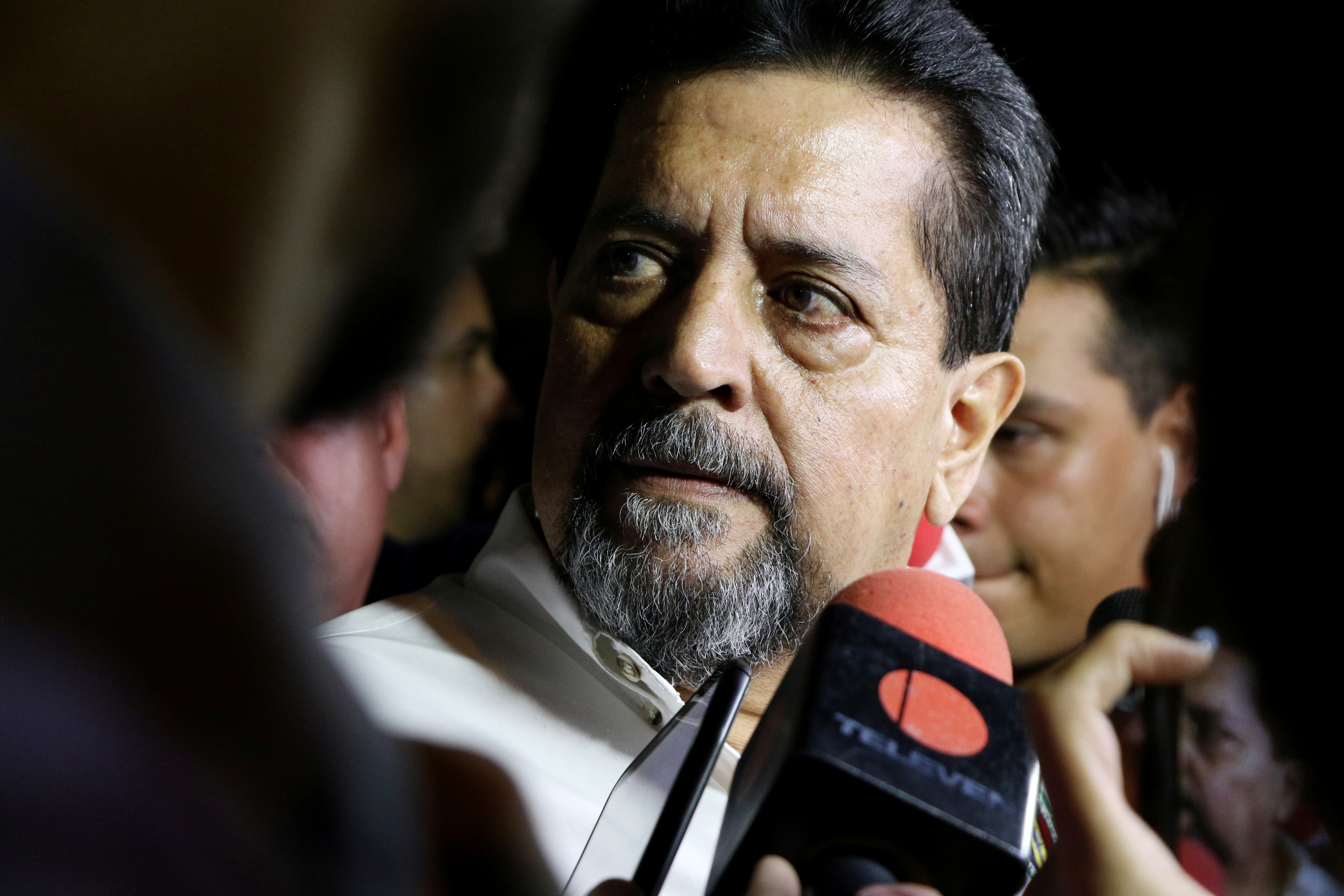 ¡Sin miedo! Edgar Zambrano asistió a la comparecencia ante un tribunal de Maduro