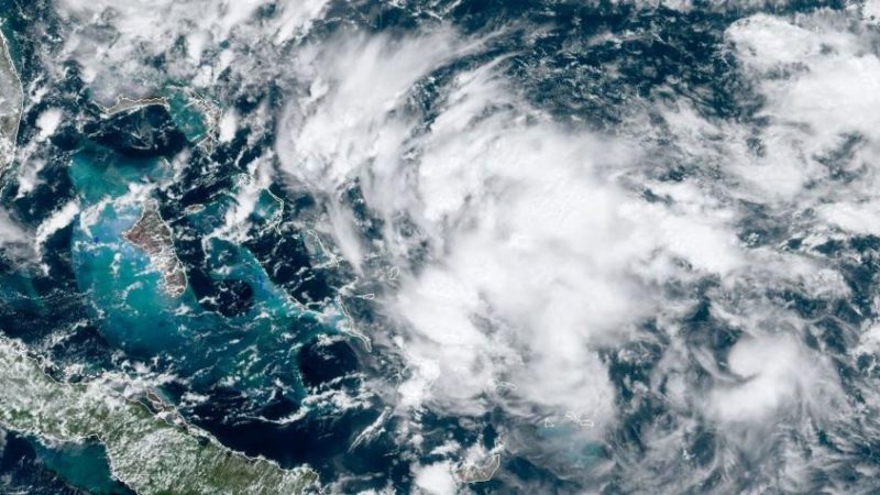 Islas Bermudas sigue sin luz pero levanta aviso por paso del huracán Humberto