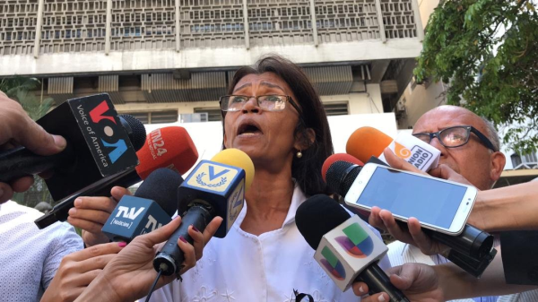 Ana Rosario Contreras: Nuestros hospitales están en un total colapso y los enfermeros han decido dedicarse a otras labores (VIDEO)