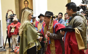 El fuerte aliado que encontró la presidenta interina de Bolivia para tratar los temas indígenas