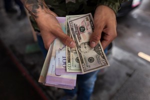 Bloomberg: Más del 64% de las ventas de Venezuela se efectúan en monedas extranjeras