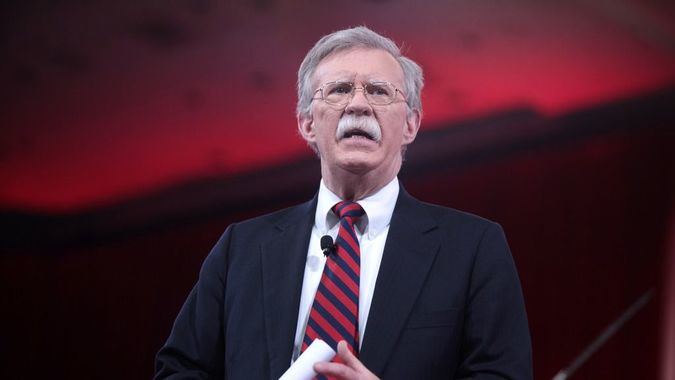 ALnavío: Mientras otros negociaban John Bolton se opuso a cualquier tipo de contacto con Maduro