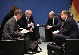 Johnson a Putin sobre caso Skrypal: No habrá normalización hasta que termine la desestabilización