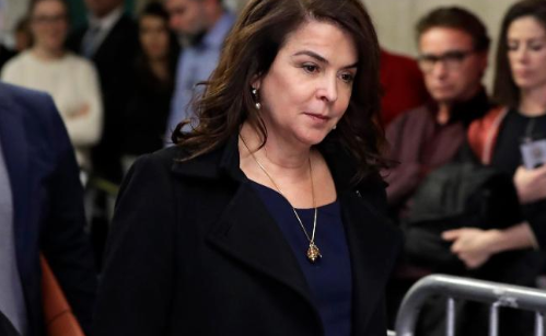 La actriz de Los Sopranos, Annabella Sciorra, denunció que Weinstein la violó