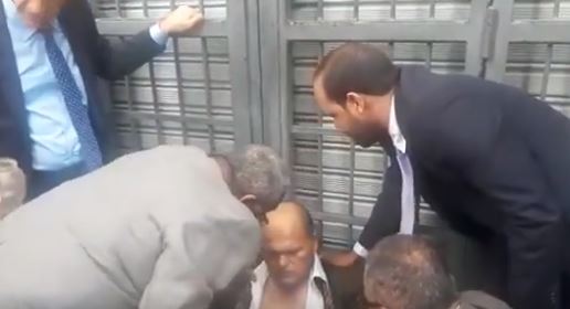 Diputado Antonio Román se desmayó frente al piquete de la PNB que impide acceso a la AN (Video) #5Ene