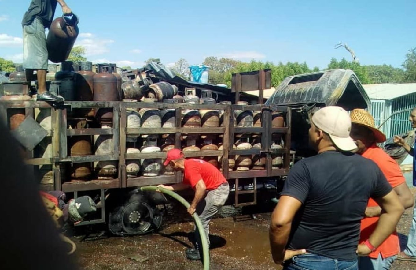 En VIDEO: La terrible explosión de un camión de bombonas de gas en Guárico