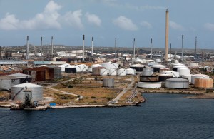 Curacao shortlists refinery operators, awaits PdV