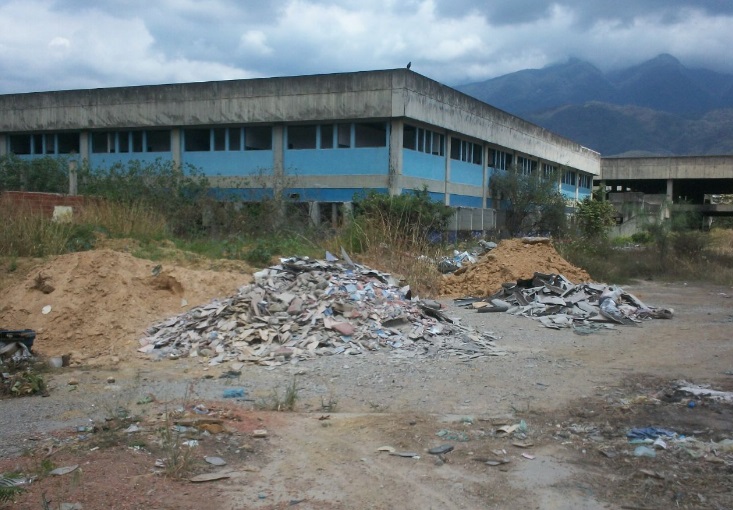 Las RUINAS millonarias del Hospital Oncológico de Guarenas, prometido en 2007 (FOTOS)