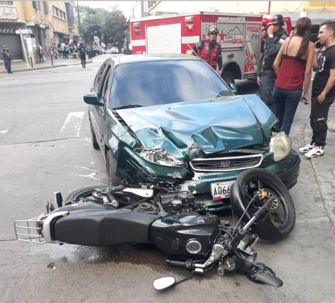 “Habían recibido amenazas”: Periodista y productora de Punto de Corte fueron arrollados en la Av. Baralt (FOTO)