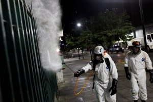 América Latina combate la pandemia con cuarentenas y toques de queda