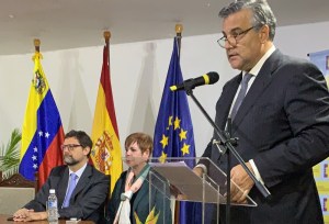Consulado de España en Caracas entregó más de 50 pasaportes a nacionalizados