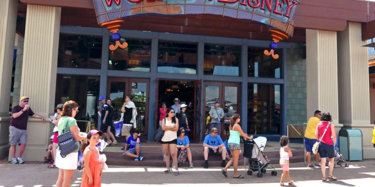 Disney cerrará sus hoteles y sus tiendas en Disney Springs por coronavirus
