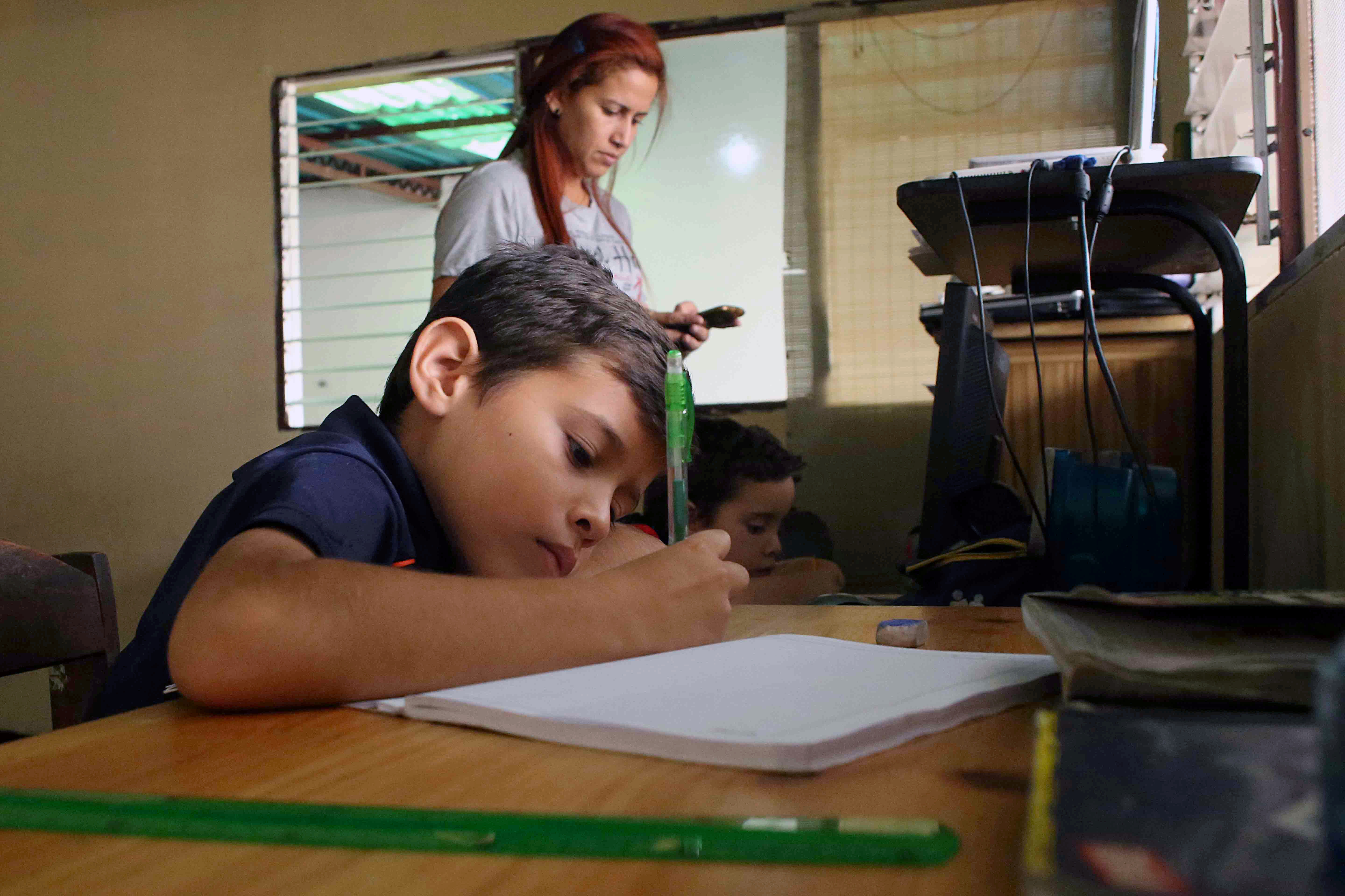 Docentes: En Venezuela no hay garantías para ofrecer clases a distancia (Video)