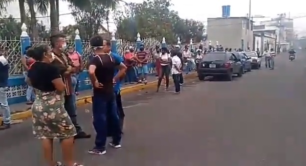 Las largas colas para poder comprar alimentos en Táchira #2Abr (Video)