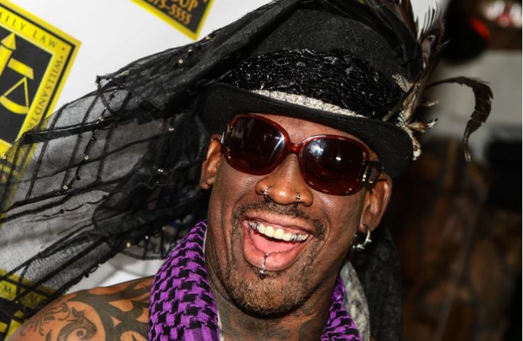 Los excesos y la millonaria estafa de la “viuda negra” del deporte: Así perdió su fortuna Dennis Rodman