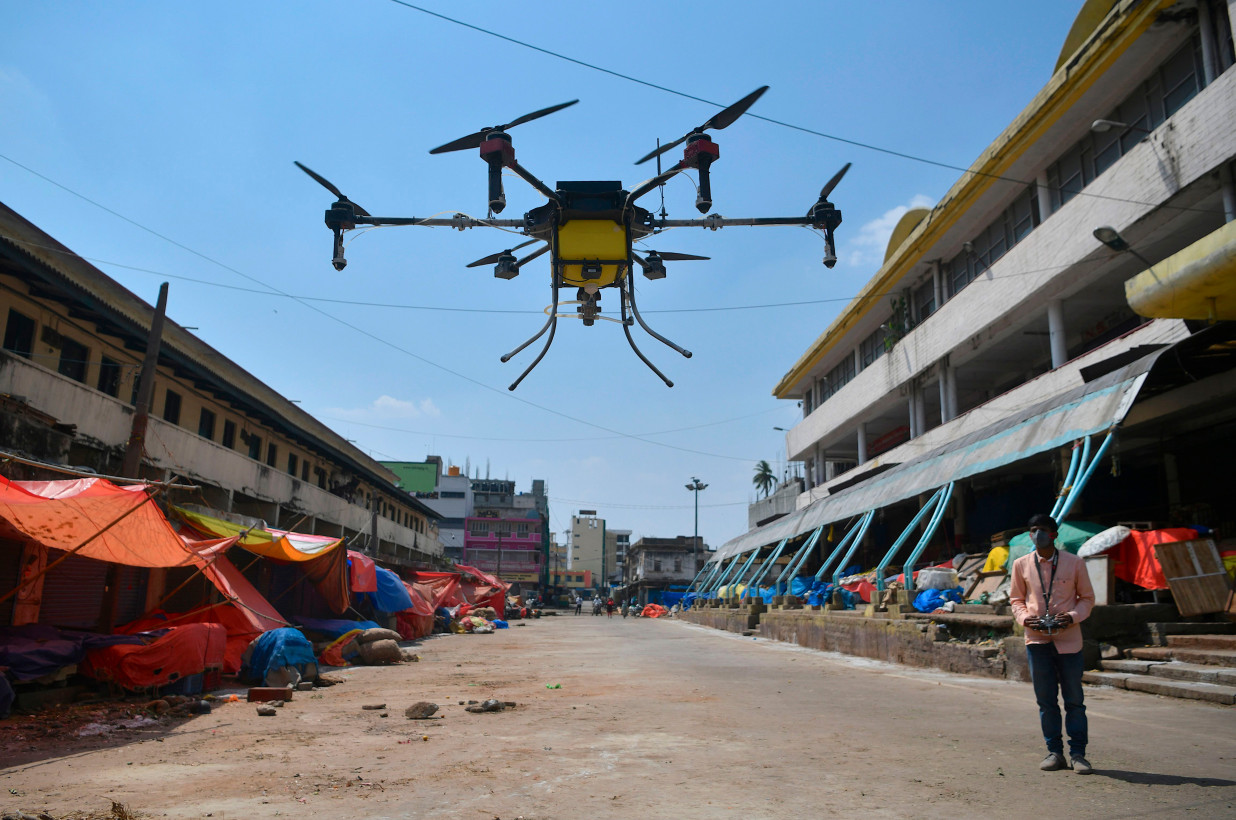 Policías de Connecticut despliegan “dron pandémico” para combatir el coronavirus