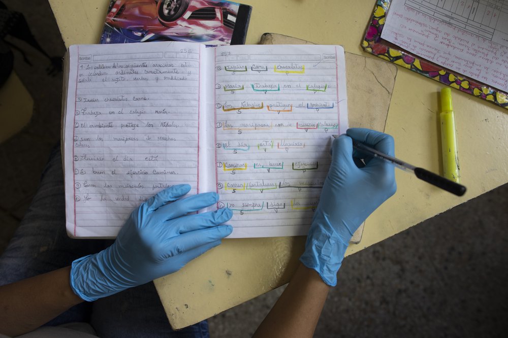 Profesores y maestros venezolanos se “rebuscan” con tareas dirigidas en plena pandemia