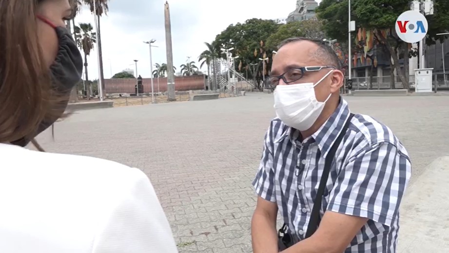 Sin gasolina, trabajadores de hospitales caminan horas para atender a pacientes (Video)
