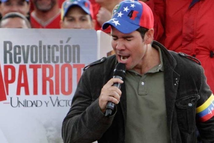 ¡Hala mecate! Destruyeron a Winston Vallenilla por poético mensaje que envió a Maduro
