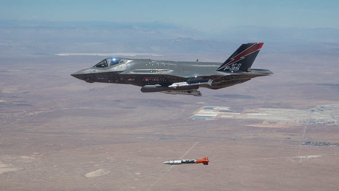 EEUU tiene un “avioncito” al que todos temen: Puede lanzar bombas termonucleares (FOTOS)