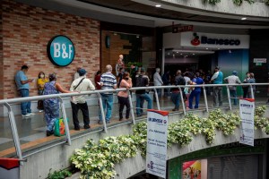 La inoperatividad y la pandemia ponen “en jaque” a la banca venezolana