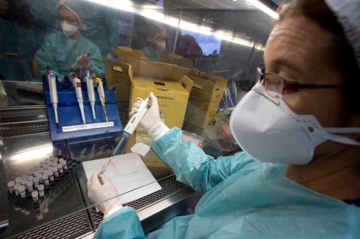 Brasil cierra acuerdo para producir vacuna contra el Covid-19 producida en Oxford