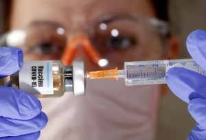 ¿Por qué Rusia está en el ojo del huracán acusado de ciberataques en relación a la vacuna del coronavirus?