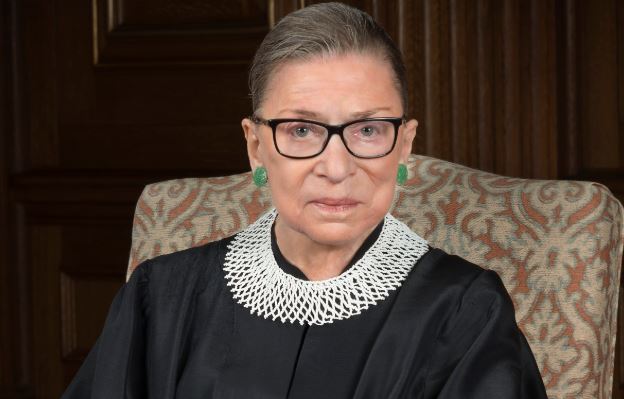 Jueza de Corte Suprema de EEUU Ginsburg recibe tratamiento por recurrencia de cáncer